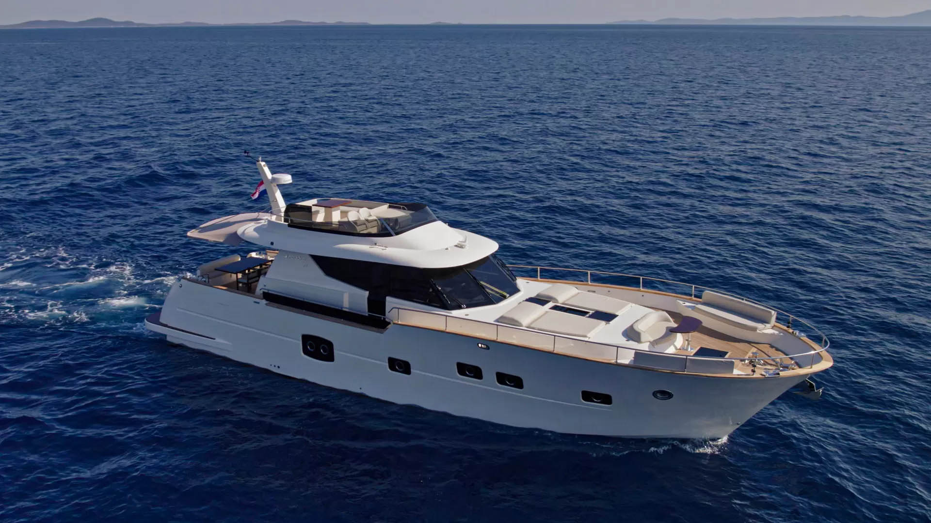 Monachus 70 Fly